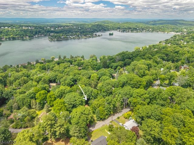 78 Woodlawn Rd, Sparta Twp., NJ 07871