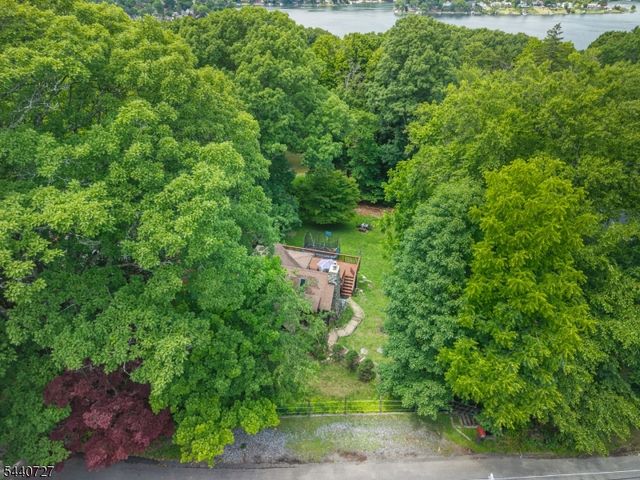 78 Woodlawn Rd, Sparta Twp., NJ 07871