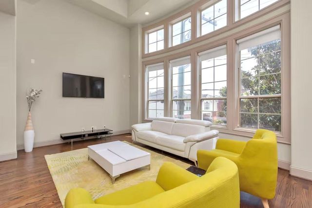 2927 Pease Street, Houston, TX 77003