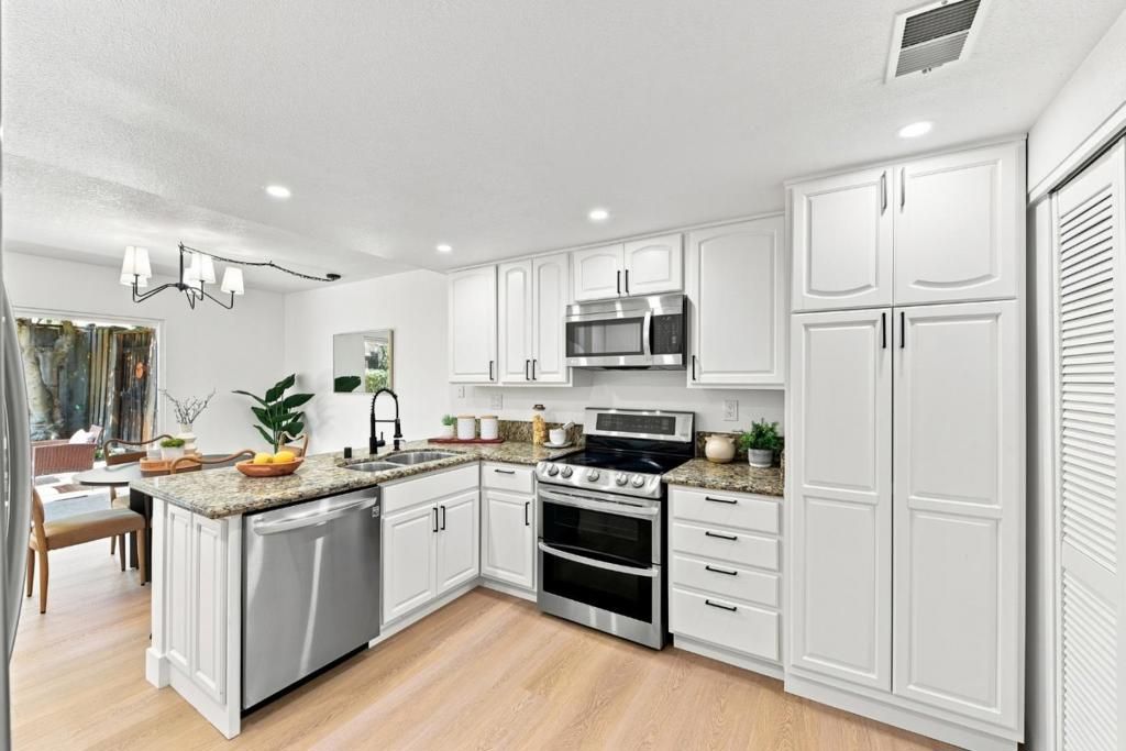 Image 8 of property listing at 4786 Lago Vista Circle, San Jose, CA 95129