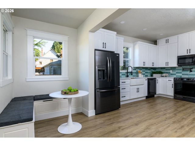 7939 N DANA Ave, Portland, OR 97203