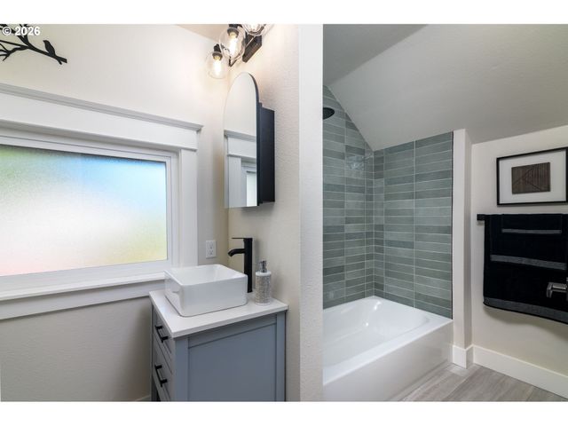 7939 N DANA Ave, Portland, OR 97203