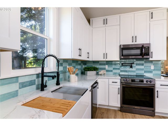 7939 N DANA Ave, Portland, OR 97203