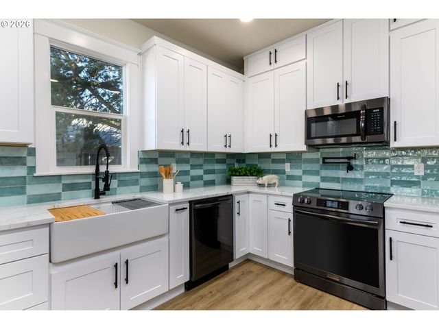 7939 N DANA Ave, Portland, OR 97203