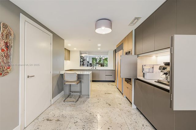 2627 S Bayshore Dr 504, Miami, FL 33133