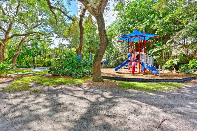 2627 S Bayshore Dr 504, Miami, FL 33133