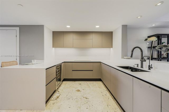 2627 S Bayshore Dr 504, Miami, FL 33133