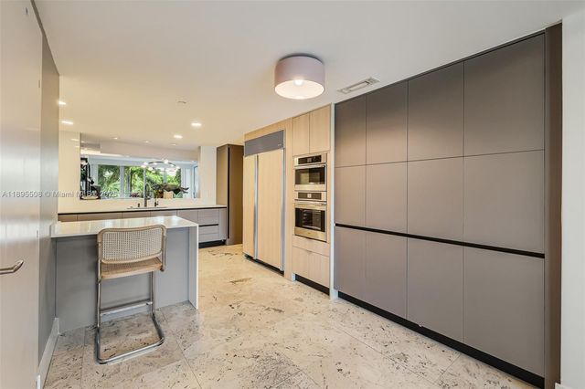 2627 S Bayshore Dr 504, Miami, FL 33133