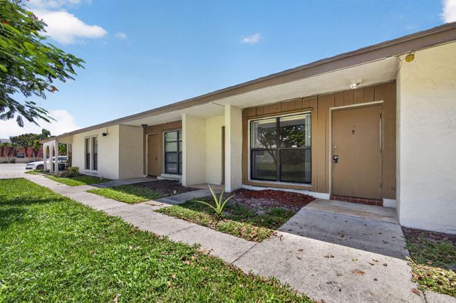 12395 Peconic Court, Wellington, FL 33414