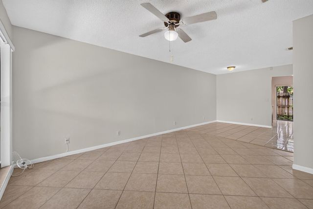 12395 Peconic Court, Wellington, FL 33414