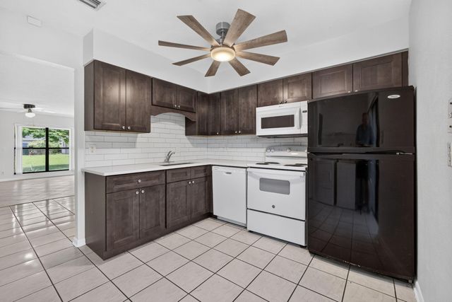 12395 Peconic Court, Wellington, FL 33414