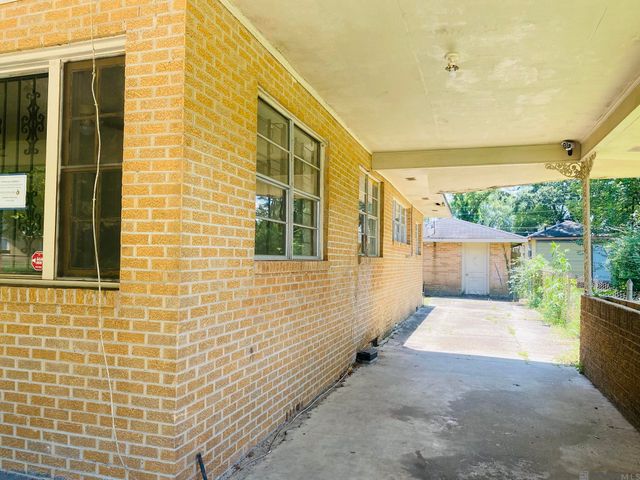 2758 Badley Rd, Baton Rouge, LA 70807