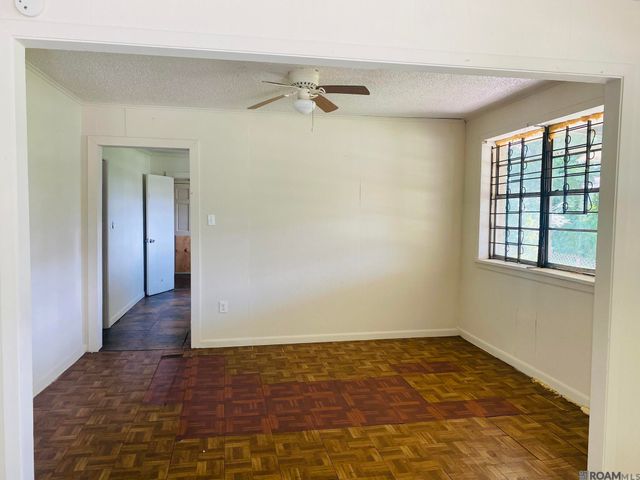 2758 Badley Rd, Baton Rouge, LA 70807