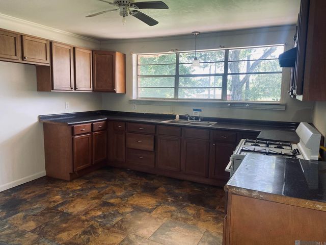 2758 Badley Rd, Baton Rouge, LA 70807