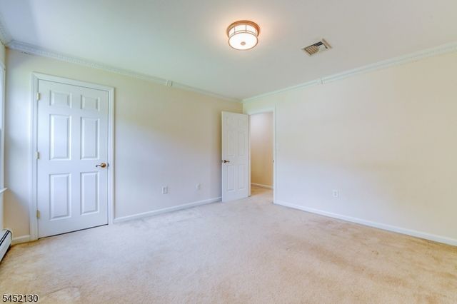 11 Fox Run Dr, East Hanover Twp., NJ 07936