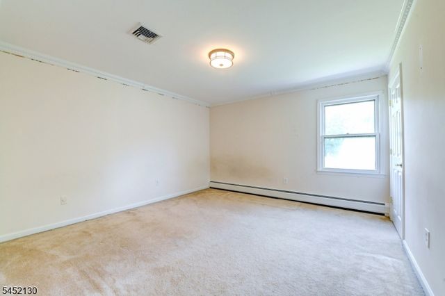 11 Fox Run Dr, East Hanover Twp., NJ 07936