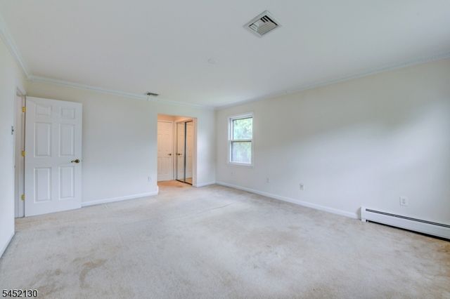 11 Fox Run Dr, East Hanover Twp., NJ 07936
