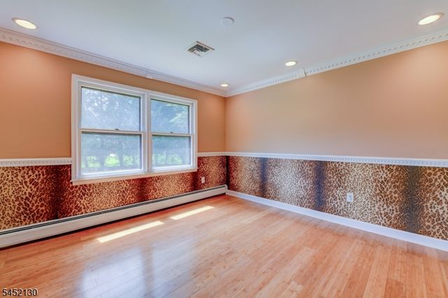 11 Fox Run Dr, East Hanover Twp., NJ 07936