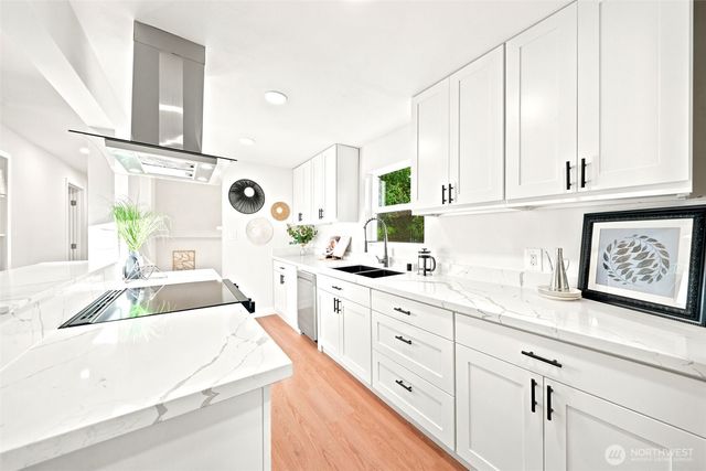 17211 3rd Avenue NE, Shoreline, WA 98155