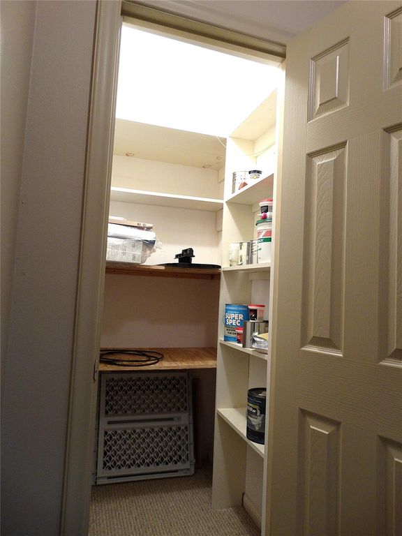 Image 35 of property listing at 2810 Precinct Line Road, Richmond, TX 77406