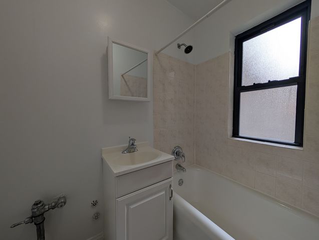 5417 N Kenmore Avenue 402, Chicago, IL 60640