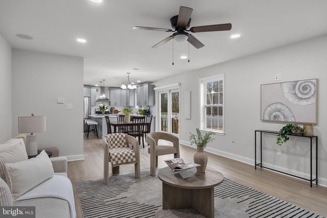 414 BISCHOFF AVE, Hainesport, NJ 08036