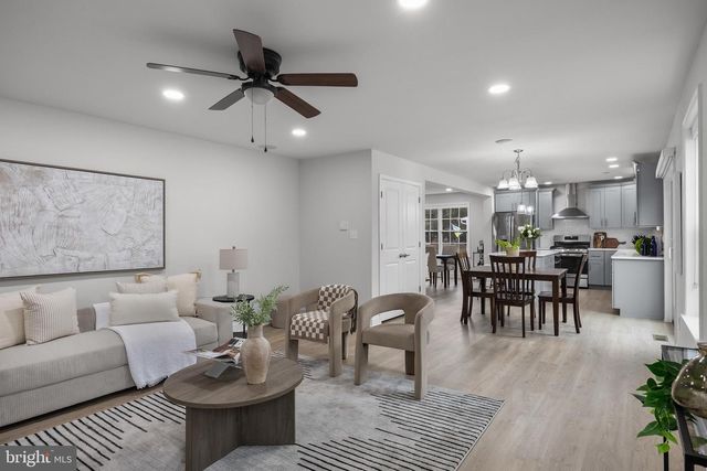 414 BISCHOFF AVE, Hainesport, NJ 08036