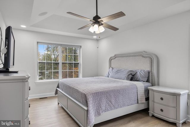 414 BISCHOFF AVE, Hainesport, NJ 08036