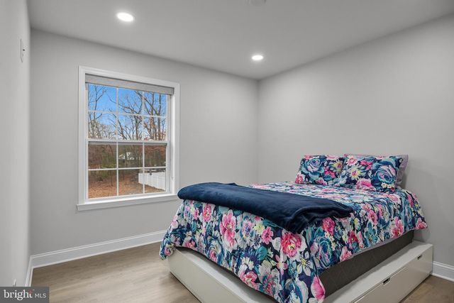 414 BISCHOFF AVE, Hainesport, NJ 08036