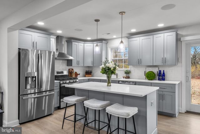 414 BISCHOFF AVE, Hainesport, NJ 08036