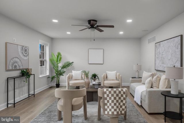 414 BISCHOFF AVE, Hainesport, NJ 08036