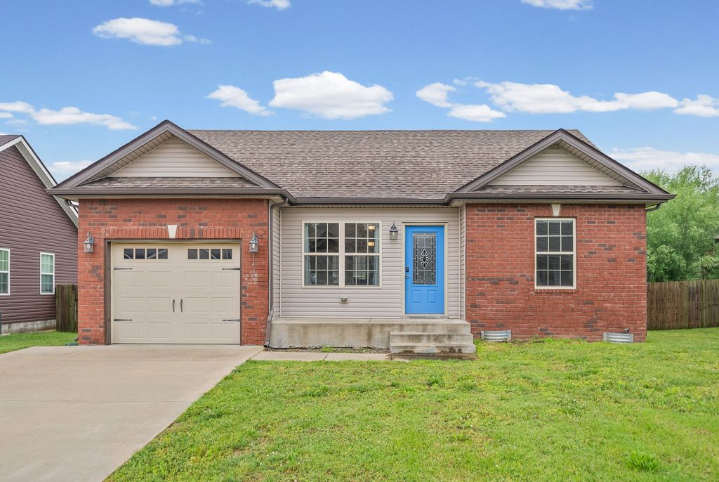 143 Ambridge St, Oak Grove, KY 42262