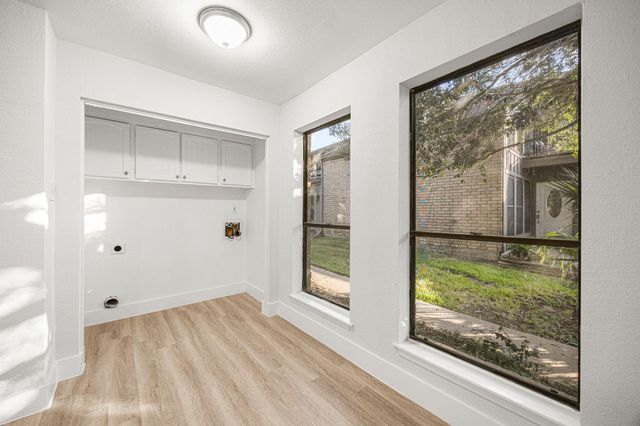 18118 Lakeside Lane, Houston, TX 77058