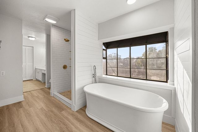 18118 Lakeside Lane, Houston, TX 77058