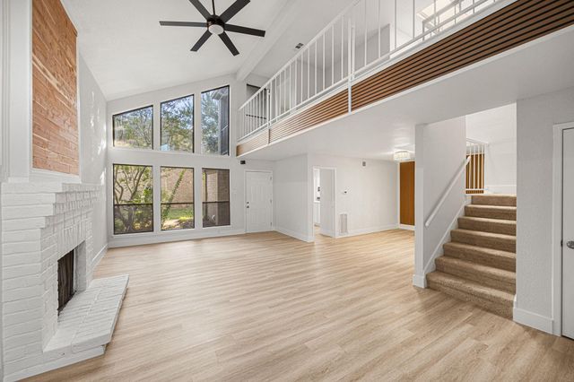 18118 Lakeside Lane, Houston, TX 77058