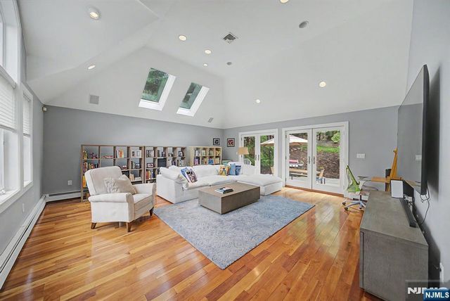 43 Royden Road, Tenafly, NJ 07670