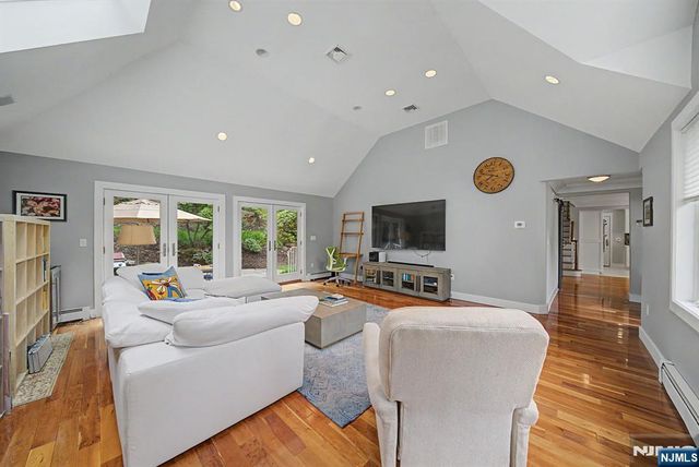 43 Royden Road, Tenafly, NJ 07670