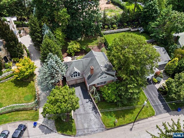 43 Royden Road, Tenafly, NJ 07670