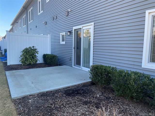 515 Jackson Avenue 29, Lindenhurst, NY 11757