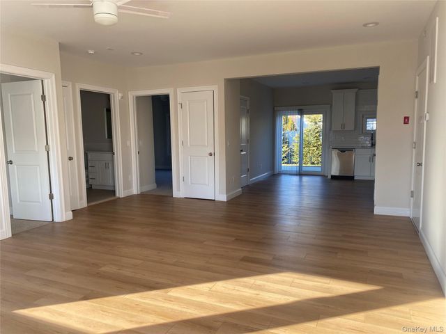 515 Jackson Avenue 29, Lindenhurst, NY 11757