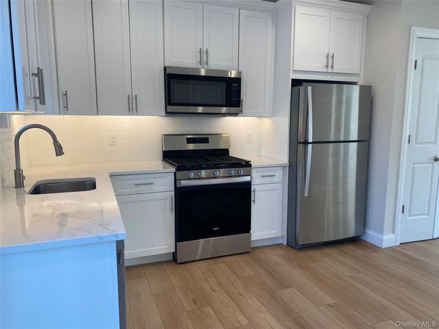 515 Jackson Avenue 29, Lindenhurst, NY 11757