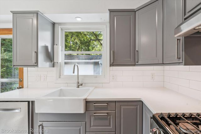 1431 Hatcher Crescent, Ann Arbor, MI 48103