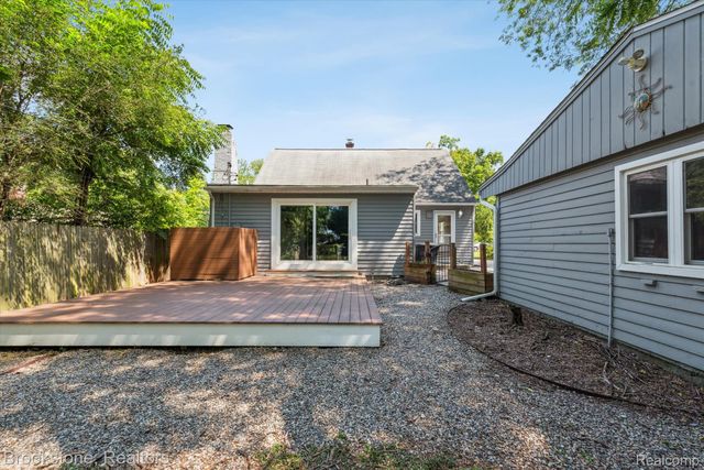 1431 Hatcher Crescent, Ann Arbor, MI 48103