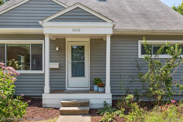 1431 Hatcher Crescent, Ann Arbor, MI 48103
