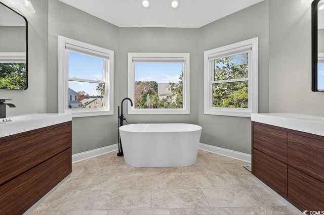 83 Grackle Ln., Pawleys Island, SC 29585