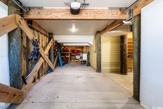 83 Grackle Ln., Pawleys Island, SC 29585