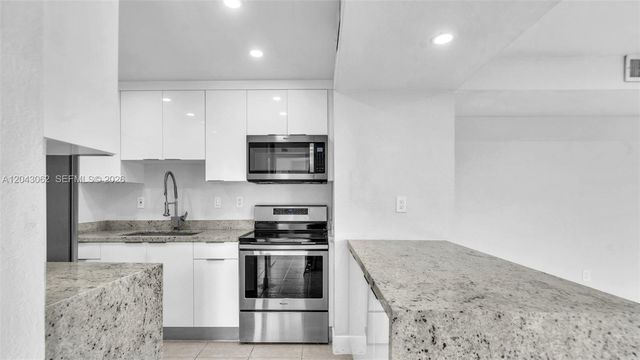 10755 SW 108th Ave 304, Miami, FL 33176