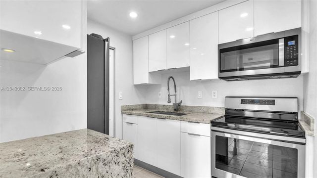 10755 SW 108th Ave 304, Miami, FL 33176