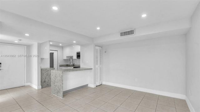 10755 SW 108th Ave 304, Miami, FL 33176