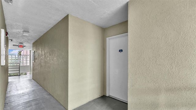 10755 SW 108th Ave 304, Miami, FL 33176